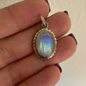 Sterling silver pendant with an oval moonstone natural stone